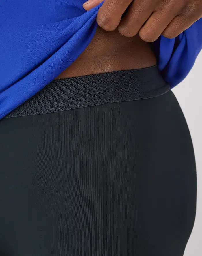 HNS_O5940_EbonyEbony_Detail02.webp