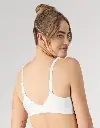 HNS_MHW199_White_Detail02.webp