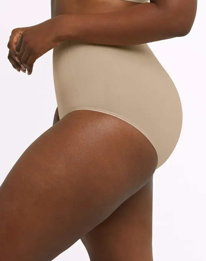 BAL_DFX245_Nude_Detail02.webp